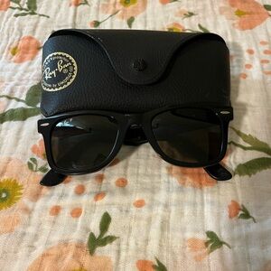 Ray-Ban Black Wayfarer Sunglasses